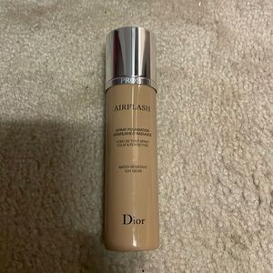 Brand new Dior Airflash foundation in shade 304.